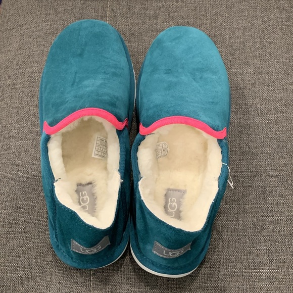 NWOB Ugg Kenton slippers cozy winter casual Sherpa fur classy size 9/42 European - Picture 6 of 10